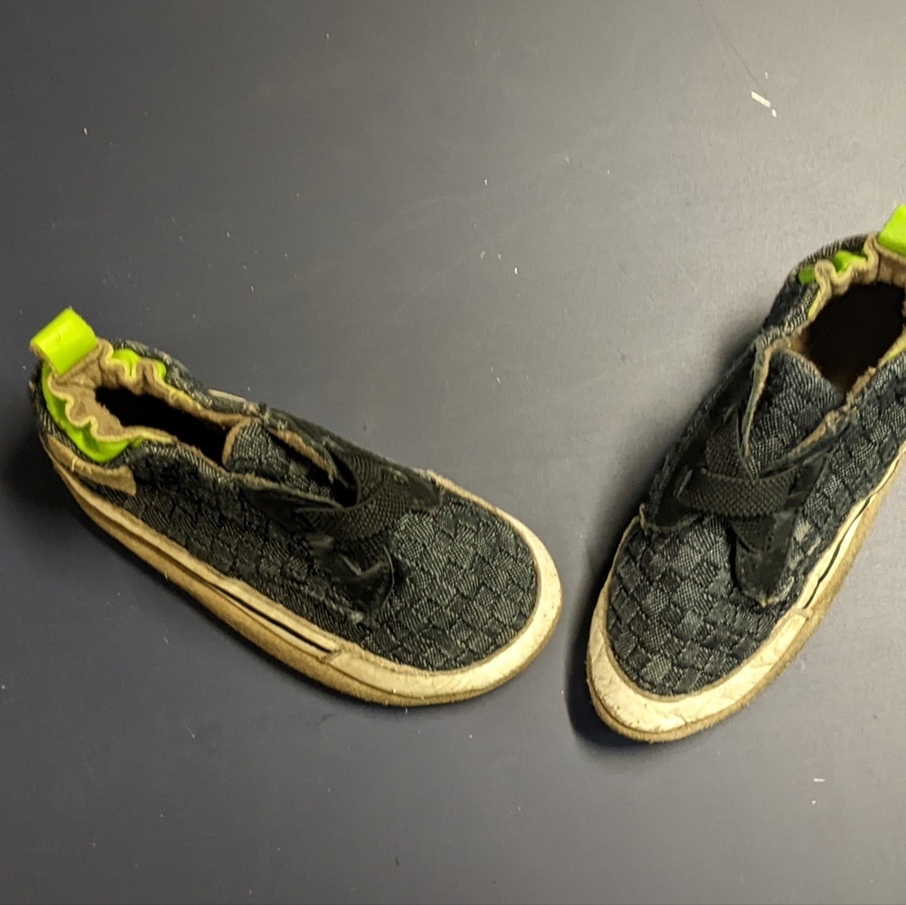 Robeez sneakers